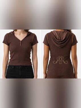 MARABOU Short-Sleeve Hooded Henley Top With Studded Design On The Back